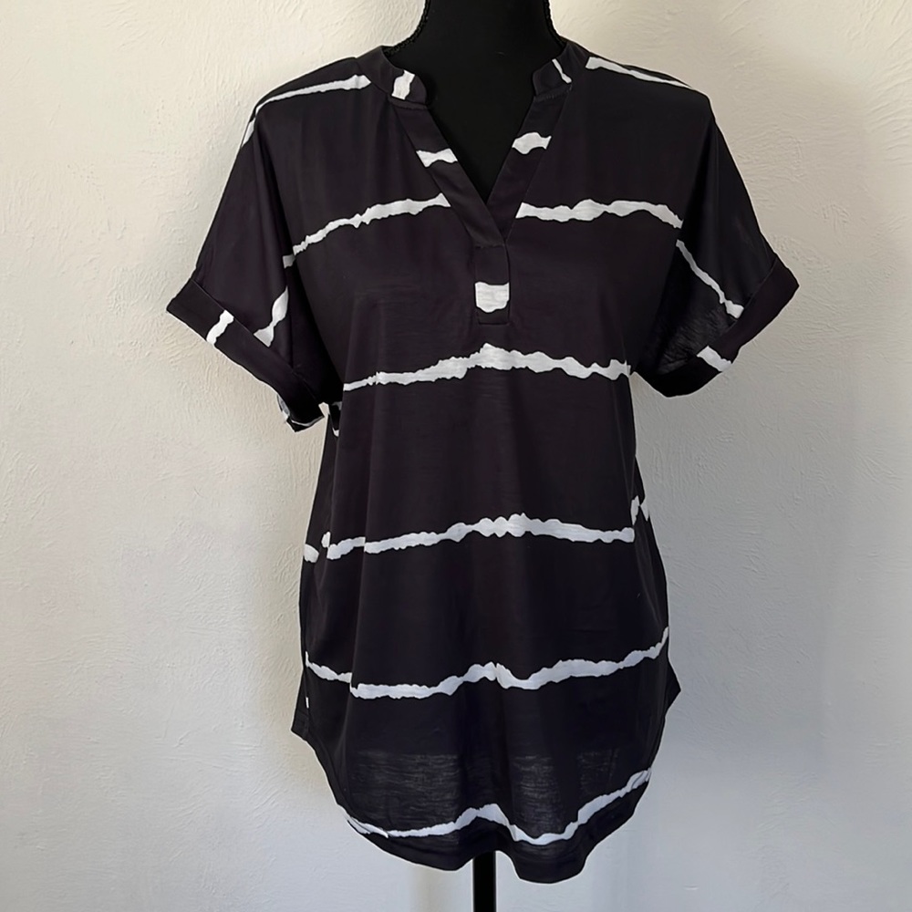 Women’s v-neck tunic
